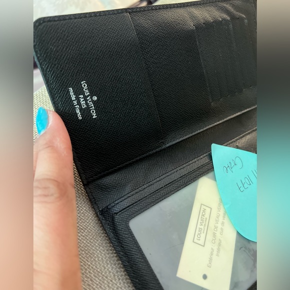 Louis Vuitton trifold Epi wallet - Picture 6 of 9